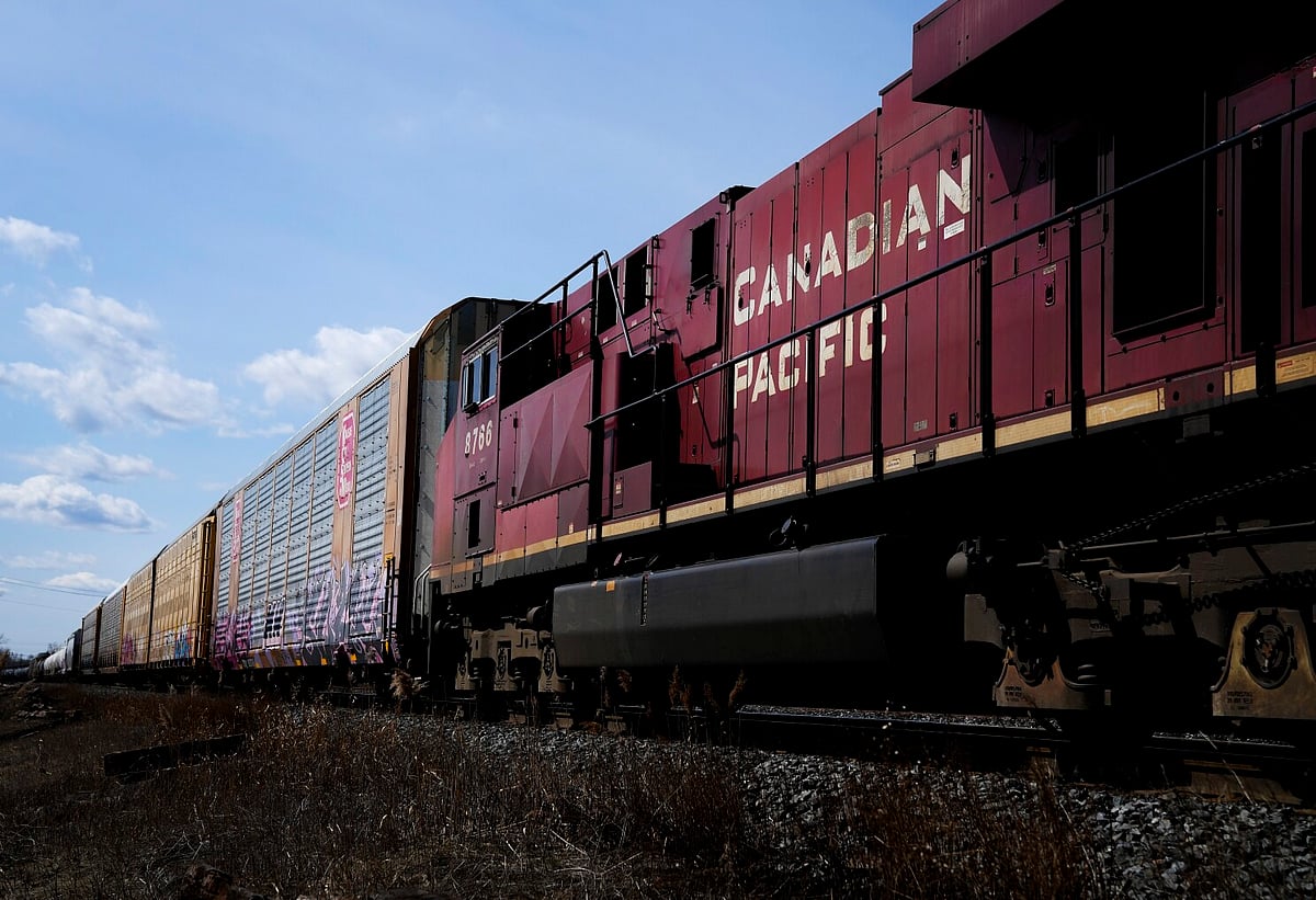 AP : Canadian freight railroad